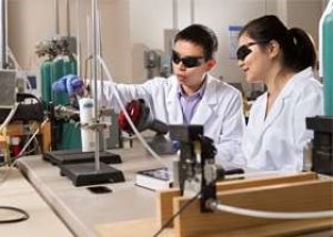 Sử dụng vật liệu x&uacute;c t&aacute;c quang để biến đổi CO2 th&agrave;nh nhi&ecirc;n liệu hydrocacbon t&aacute;i tạo