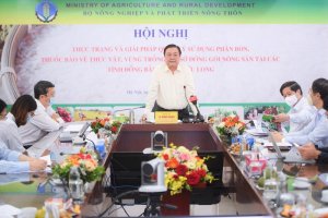 Lạm dụng ph&acirc;n b&oacute;n, thuốc bảo vệ thực vật: "Thiệt đơn, thiệt k&eacute;p"