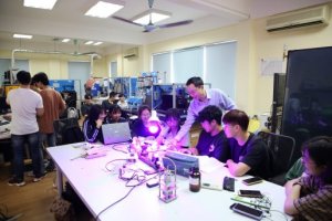 Hệ thống đ&egrave;n LED hỗ trợ đầy đủ qu&aacute; tr&igrave;nh nảy mầm của hạt