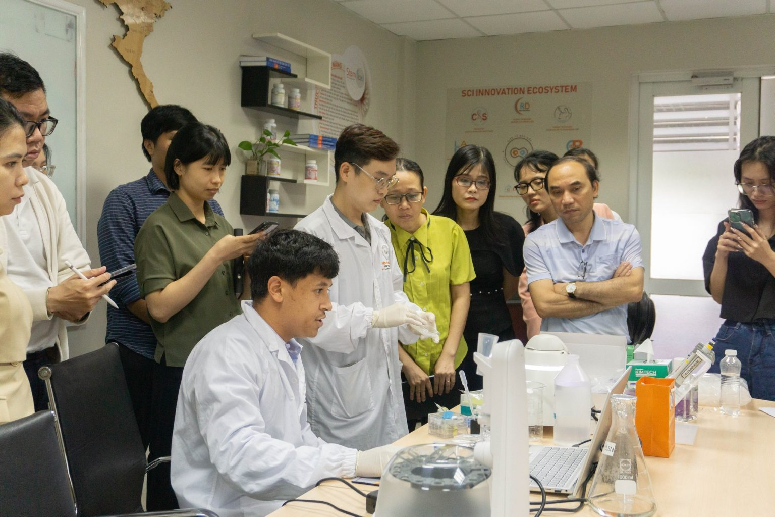 Biết lắng nghe để kh&ocirc;ng tắc nghẽn đường ra thị trường