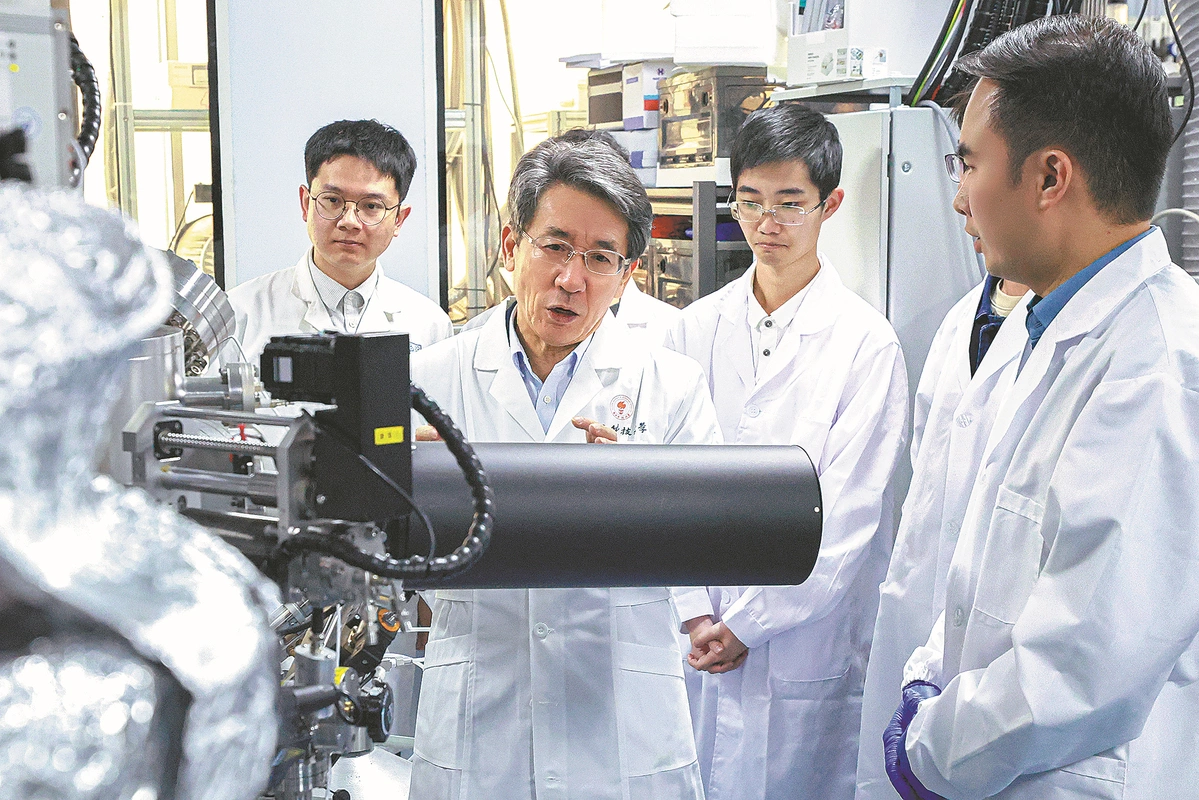 Bốn từ kh&oacute;a về trọng dụng người t&agrave;i ở c&aacute;c đại học Trung Quốc