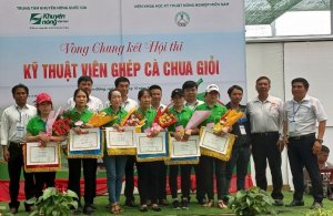 Hội thi &ldquo;Kỹ thuật vi&ecirc;n gh&eacute;p c&agrave; chua giỏi tỉnh L&acirc;m Đồng&rdquo; năm 2022 