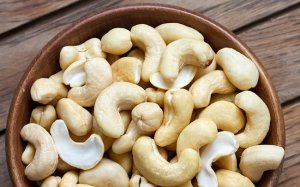 Xuất khẩu hạt điều nh&acirc;n dự b&aacute;o khởi sắc cuối năm 