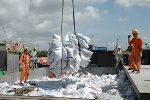 Năm 2018 xuất khẩu ph&acirc;n b&oacute;n lượng giảm nhưng kim ngạch tăng