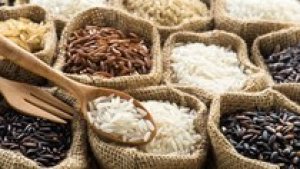  Gi&aacute; l&uacute;a gạo h&ocirc;m nay 10/8: Gạo nguy&ecirc;n liệu tiếp tục tăng nhẹ