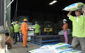 Gi&aacute; thức ăn chăn nu&ocirc;i chưa giảm