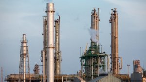 Nghi&ecirc;n cứu g&acirc;y giật m&igrave;nh ph&aacute;t hiện ng&agrave;nh c&ocirc;ng nghiệp ph&acirc;n b&oacute;n Mỹ ph&aacute;t thải lượng metan cao gấp 100 lần ước t&iacute;nh