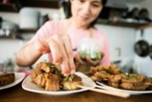 Sản xuất thịt lợn, thịt g&agrave;,... từ kh&iacute; CO2