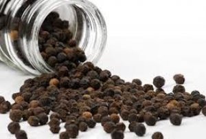 Gi&aacute; hồ ti&ecirc;u hiện thấp hơn 40% so với c&aacute;ch đ&acirc;y 1 năm 