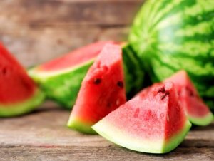 Nghi&ecirc;n cứu tăng chất lượng quả v&agrave; khả năng ph&aacute;t triển của dưa hấu trong thời kỳ biến đổi kh&iacute; hậu