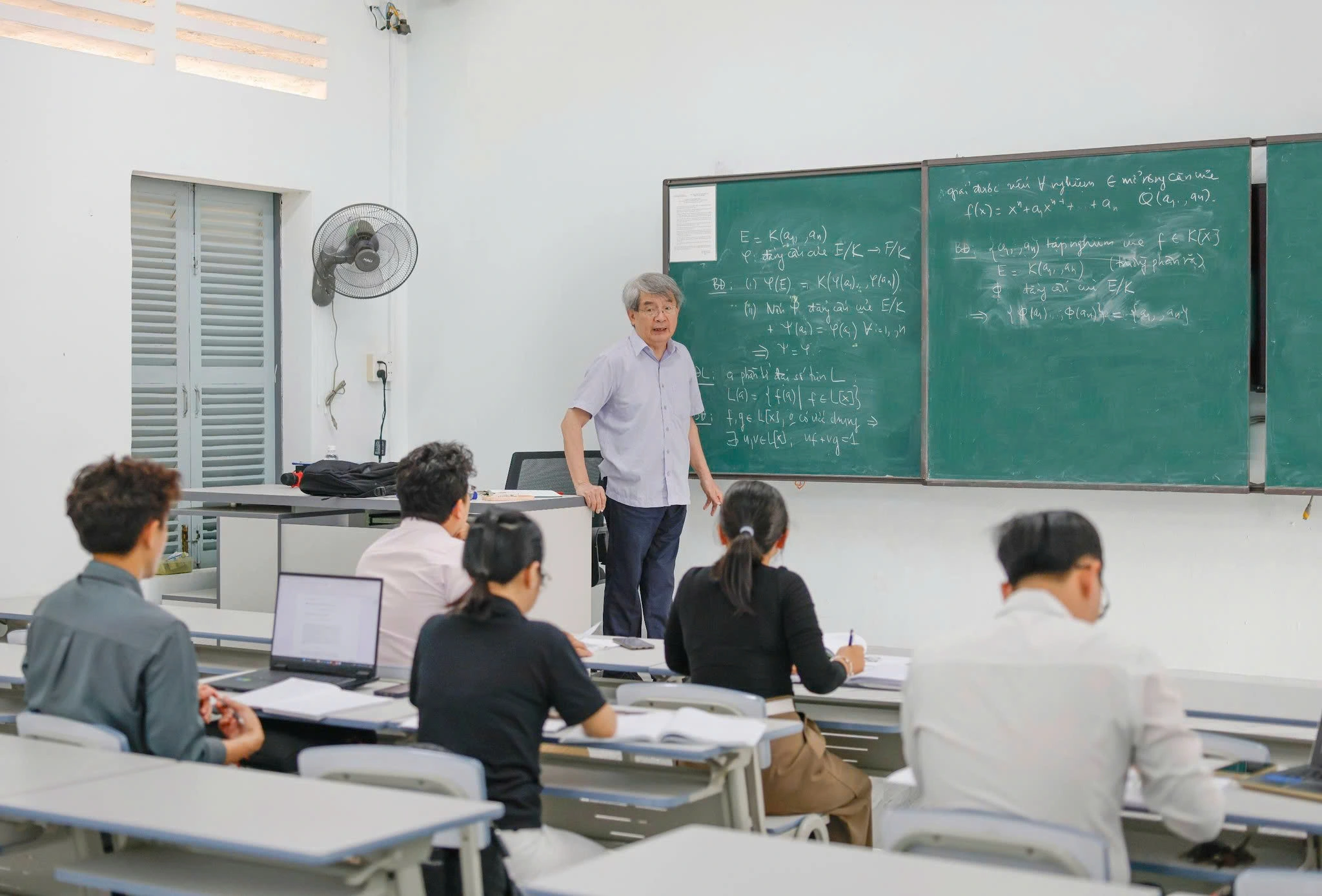 Việt Nam bứt ph&aacute; bằng KH-CN: H&agrave;nh tr&igrave;nh đi t&igrave;m gi&aacute; trị của khoa học cơ bản